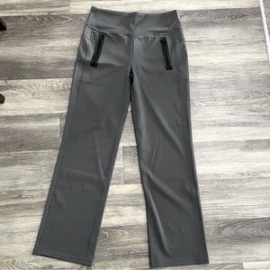 Zuda Z-stretch dark gray bootcut pants with front zipper pockets size L (NWOT)